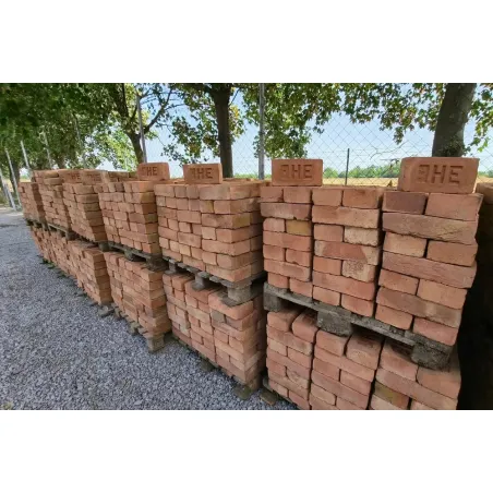 Címeres Tégla - Herceg Eszterházy - HE pecsétes bontott tégla (db)